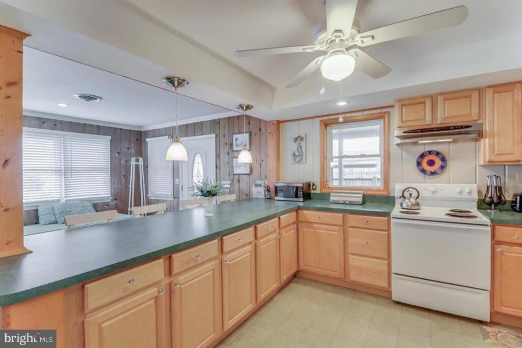 Holiday home Quaint Block Cottage, 100 Steps To The Dewey Beach