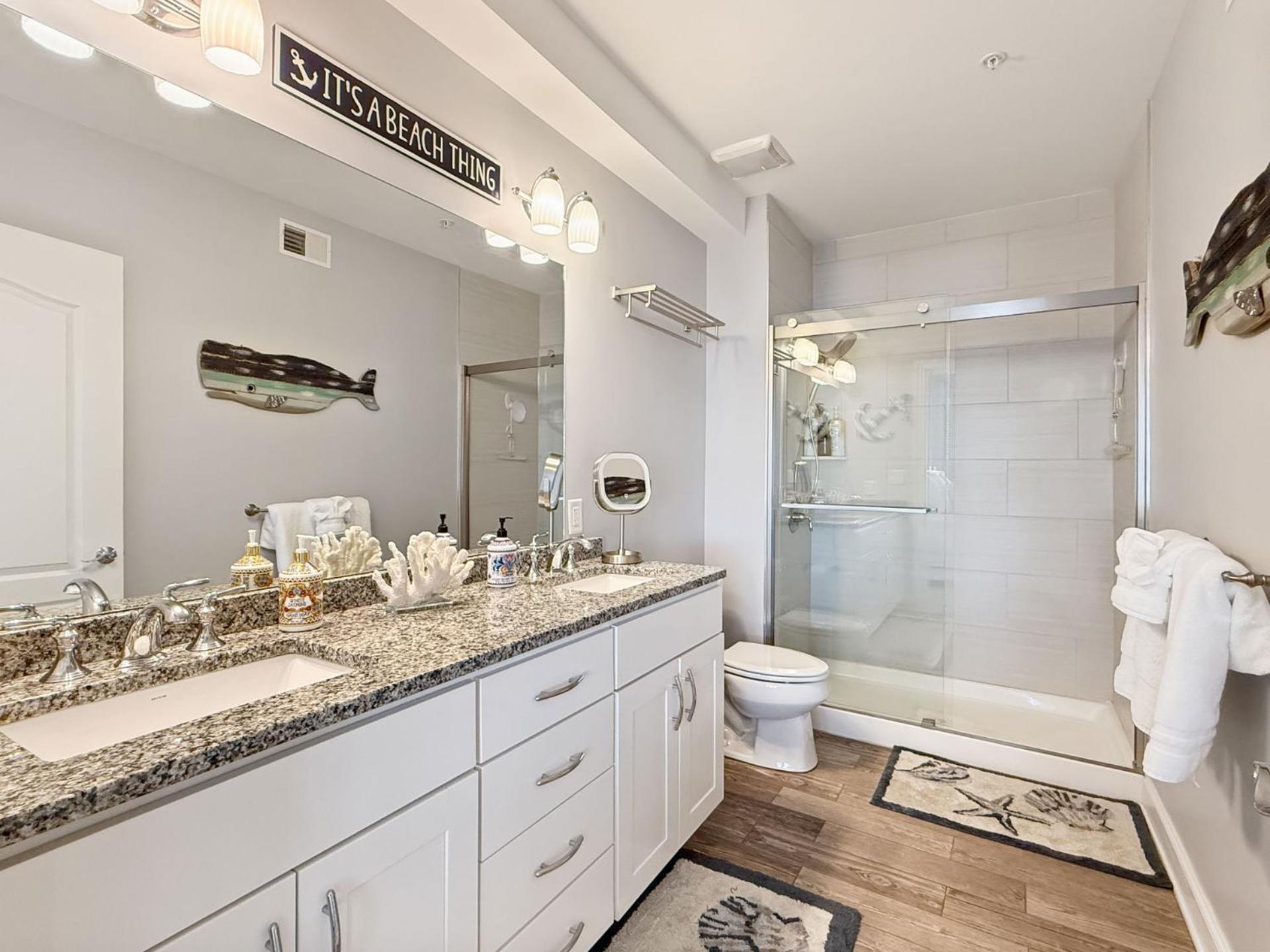 Apartment Luxurious Penthouse, King Beds. Dog & Ada Friendly