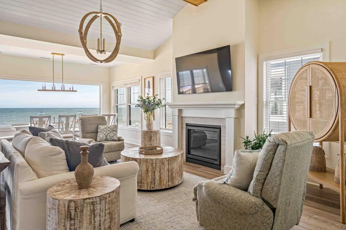 Villa Luxury Front