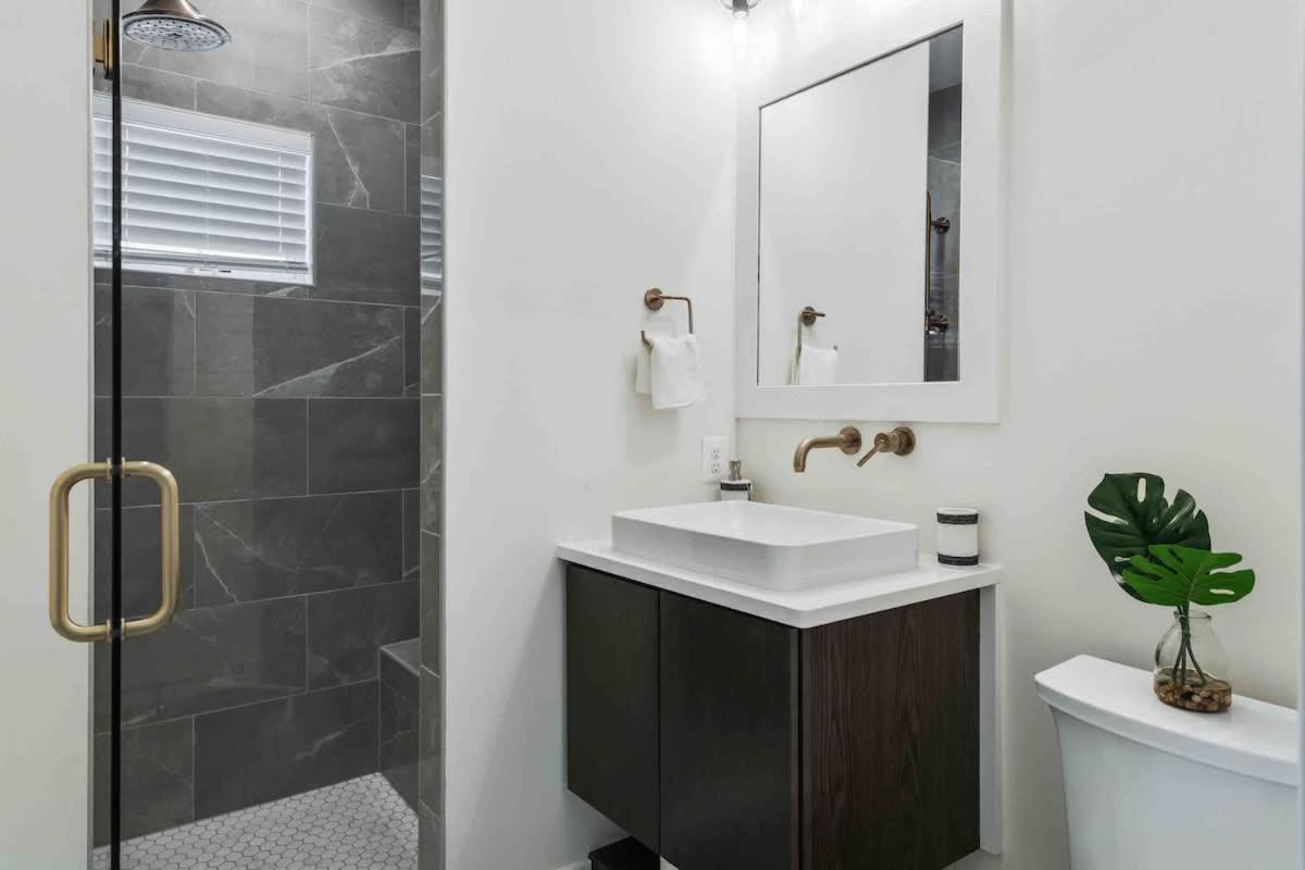 Villa Luxury Front